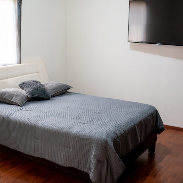 https://casademo.livinghermosillo.com/wp-content/uploads/2025/08/Z62_2170-640x640.jpg