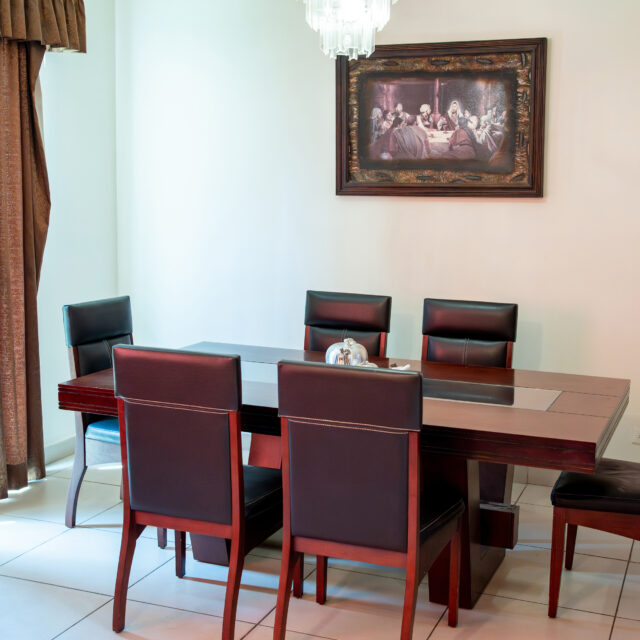 https://casademo.livinghermosillo.com/wp-content/uploads/2025/08/Z62_2229-640x640.jpg