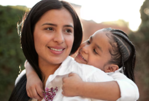 https://casademo.livinghermosillo.com/wp-content/uploads/2025/08/madre-de-familia.png